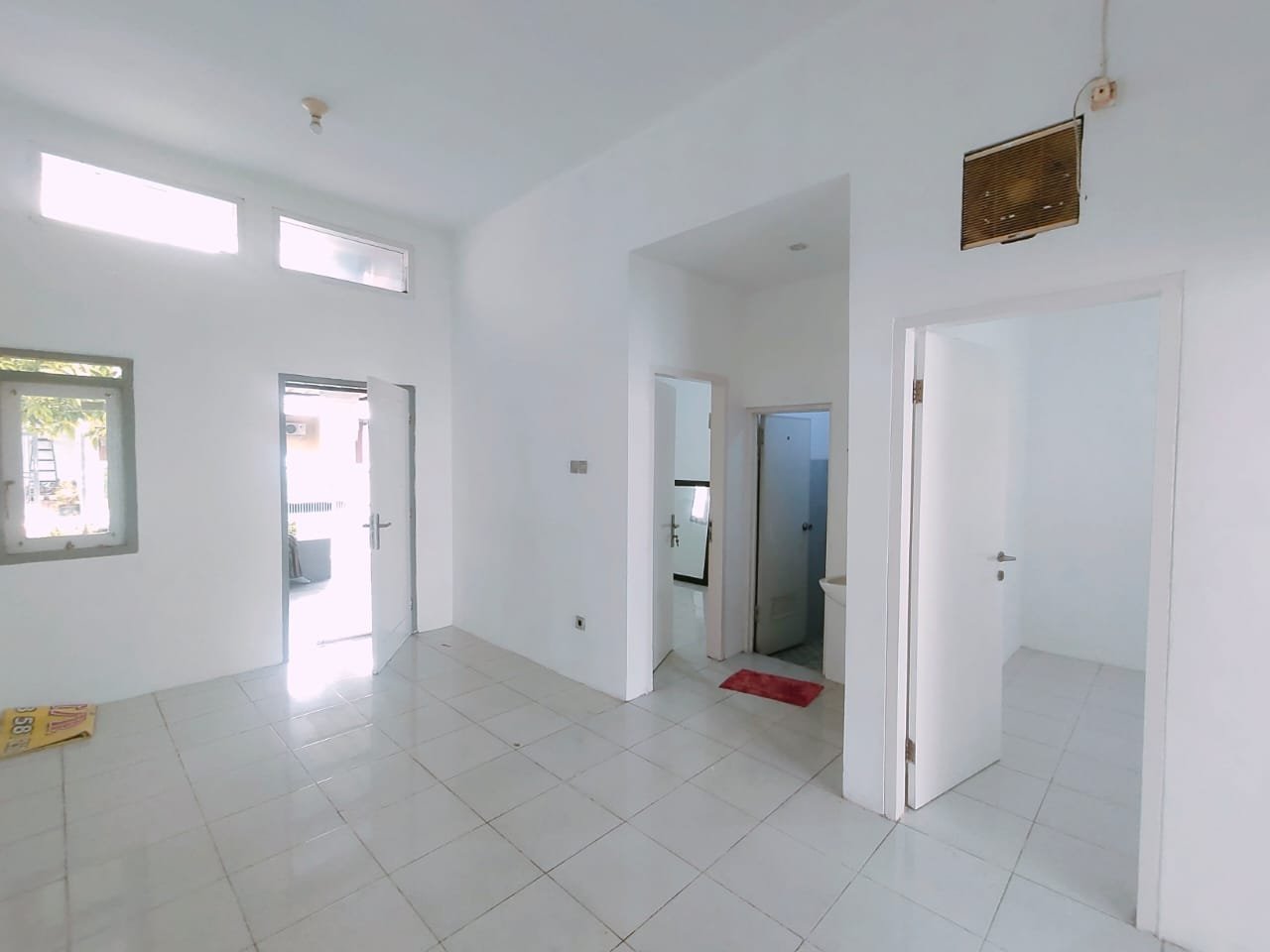 Dijual Rumah Siap Huni, Strategis di Perumahan Kirana Gardenia , Sawangan Depok - 6