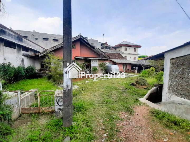 Rumah dan halaman luas di tengah perkotaan Cianjur - 3