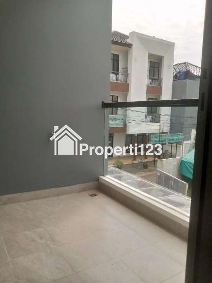 Dipasarkan Rumah Premium 2 Lantai Siap Huni - 9