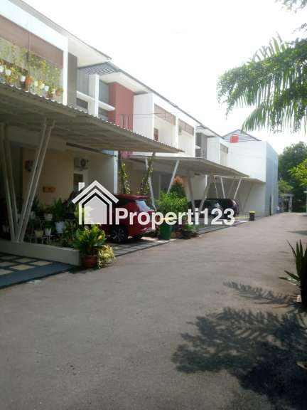 Dipasarkan Rumah Premium 2 Lantai Siap Huni - 2