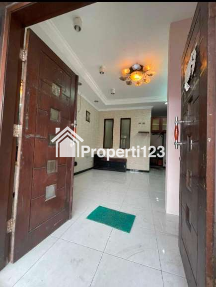 Disewakan Ruko 3 Lantai Pusat Kota di Jalan Sawahan Petemon Surabaya - 3