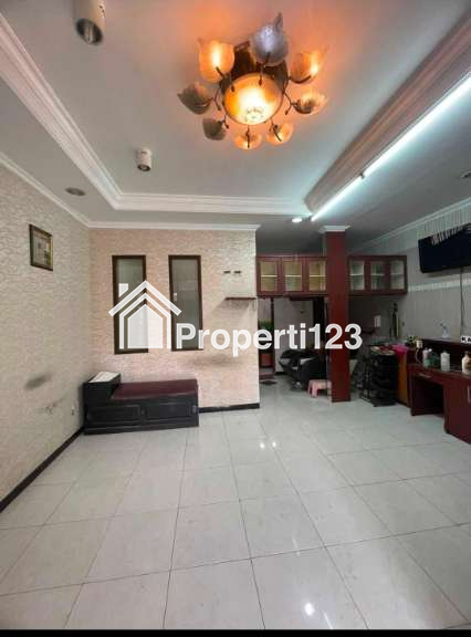 Disewakan Ruko 3 Lantai Pusat Kota di Jalan Sawahan Petemon Surabaya - 6