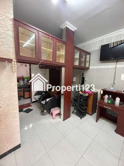 Disewakan Ruko 3 Lantai Pusat Kota di Jalan Sawahan Petemon Surabaya - 13