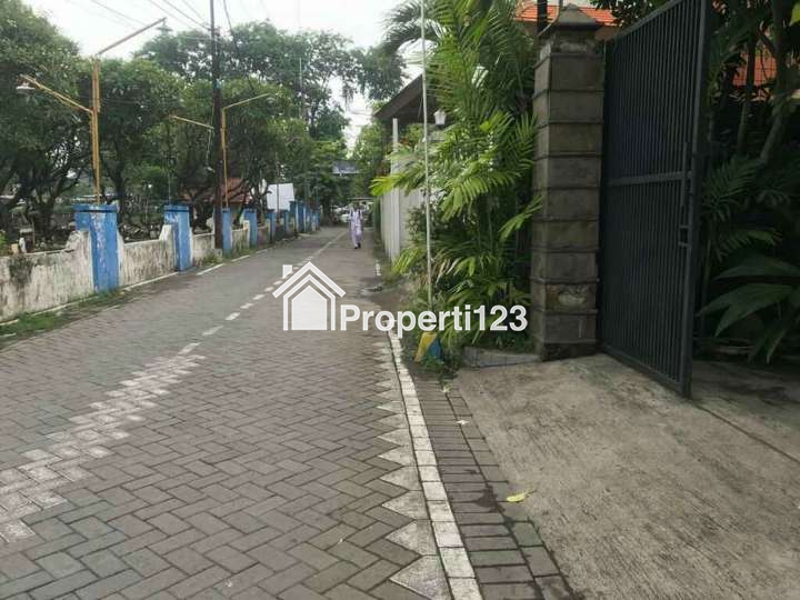 Dijual Rumah Strategis Ekstra Luas di Waru Selangkah Ke Frontage - 3