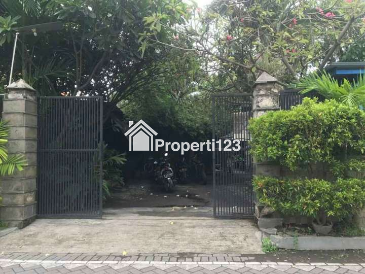 Dijual Rumah Strategis Ekstra Luas di Waru Selangkah Ke Frontage - 1
