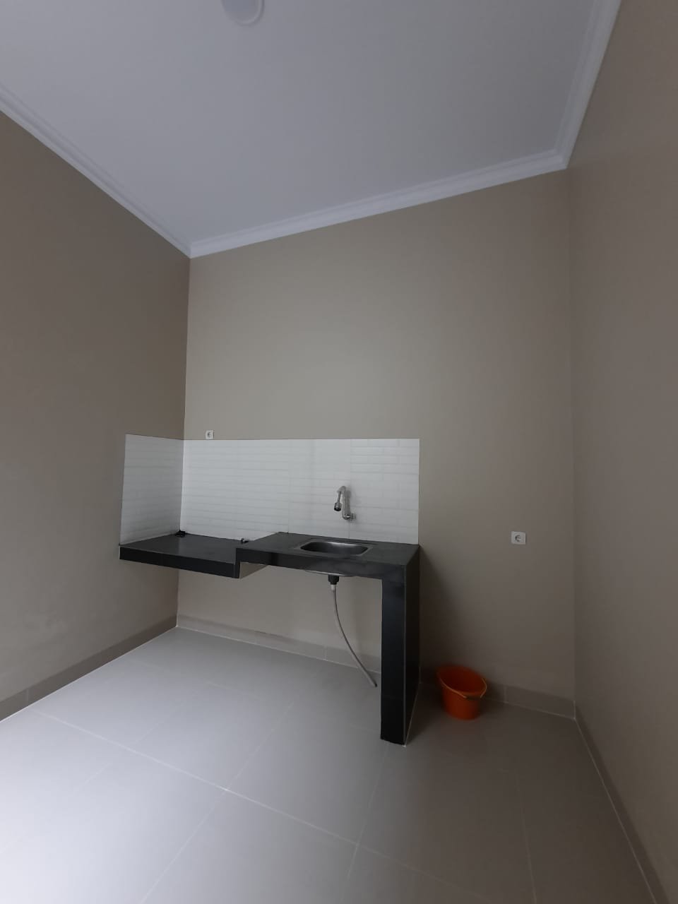 Dijual Murah Rumah Non Cluster Kav.B di Jln Moh Kahfi 2 Jagakarsa Jakarta Selatan - 3