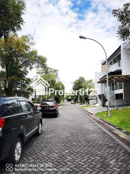 Dijual Rumah Istimewa The Mansion Pakuwon Indah - 2