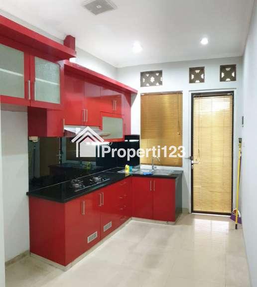 DISEWAKAN RUMAH DENGAN KONDISI BAGUS DI MEDITERANIA REGENCY CIKUNIR - 8