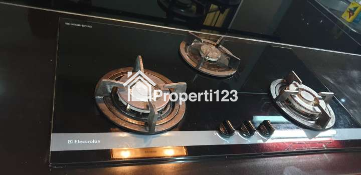 DISEWAKAN RUMAH DENGAN KONDISI BAGUS DI MEDITERANIA REGENCY CIKUNIR - 11