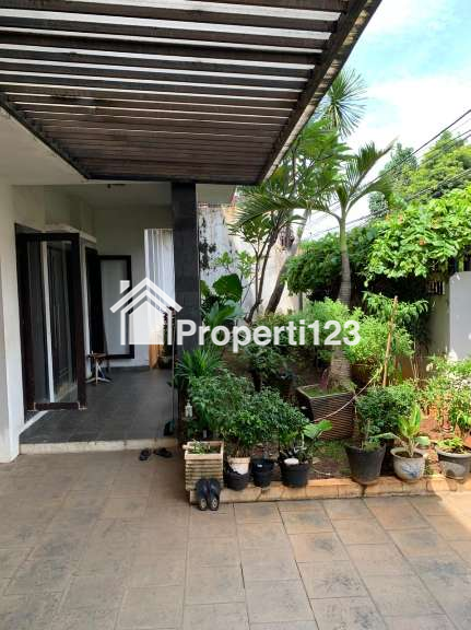 Dijual Rumah 2 Lantai Lingkungan Asri - 3