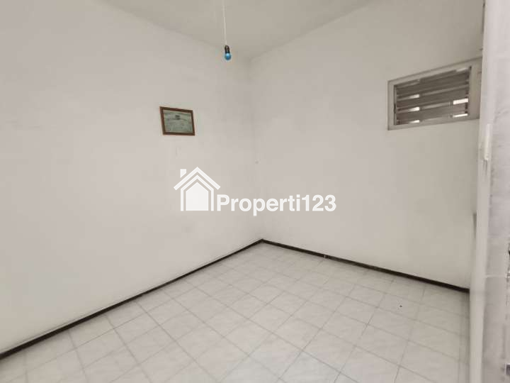 Rumah Mewah Siap Huni 1,5 Lantai Area di Sulfat - 13