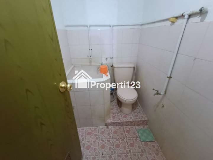 Rumah Mewah Siap Huni 1,5 Lantai Area di Sulfat - 12