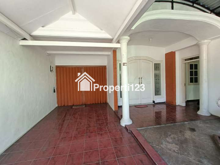 Rumah Mewah Siap Huni 1,5 Lantai Area di Sulfat - 5