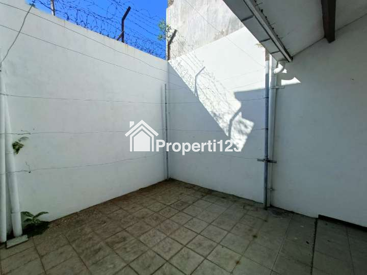 Rumah Mewah Siap Huni 1,5 Lantai Area di Sulfat - 16