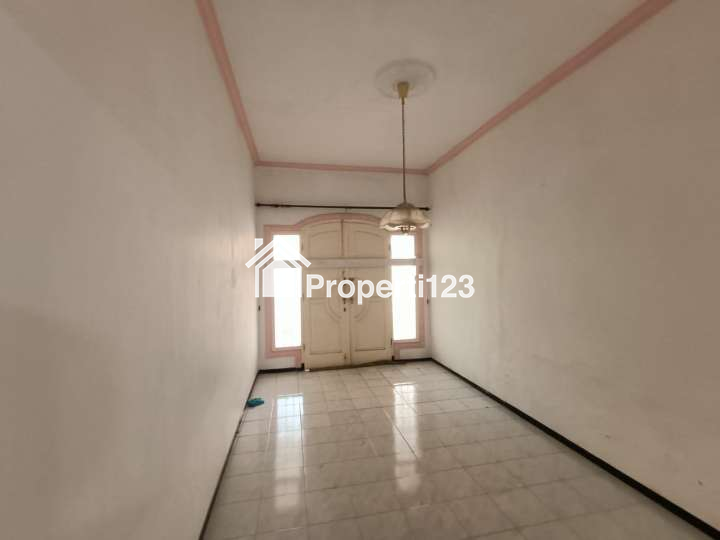 Rumah Mewah Siap Huni 1,5 Lantai Area di Sulfat - 9