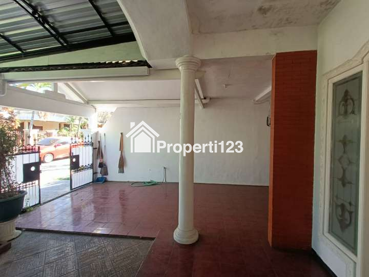 Rumah Mewah Siap Huni 1,5 Lantai Area di Sulfat - 3