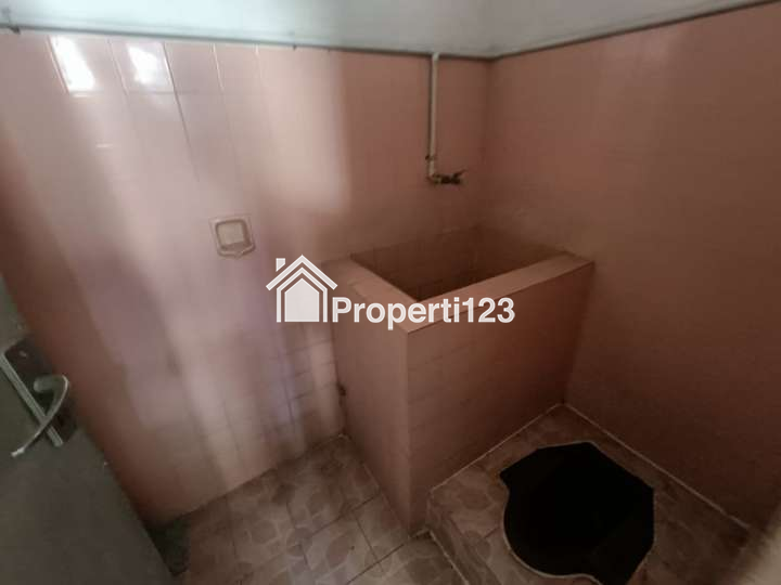 Rumah Mewah Siap Huni 1,5 Lantai Area di Sulfat - 19