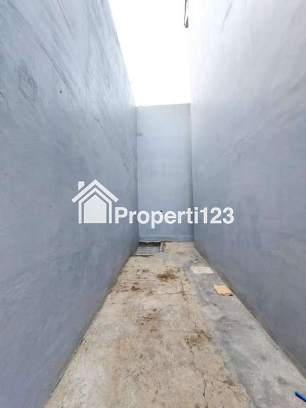 Rumah Baru 2 Lantai Dekat Bandara - 11