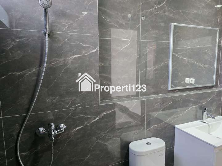 Rumah American Classic Baru Renov Lokasi Pakuwon City Surabaya - 8