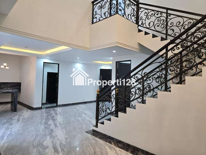 Rumah American Classic Baru Renov Lokasi Pakuwon City Surabaya - 14