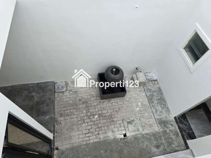 Rumah American Classic Baru Renov Lokasi Pakuwon City Surabaya - 5