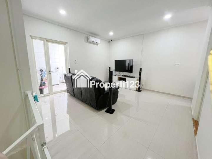 Rumah Modern Minimalis Siap Huni Lokasi Sutorejo Utara Surabaya - 7