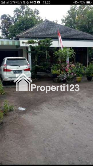 RUMAH SECOND PRAMBANAN DEKAT JALAN JOGJA - SOLO, HALAMAN LUAS - 1