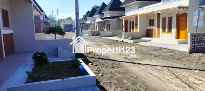 JUAL RUMAH MODERN, DEKAT DENGAN JALAN RAYA JOGJA-SOLO, KLATEN - 2