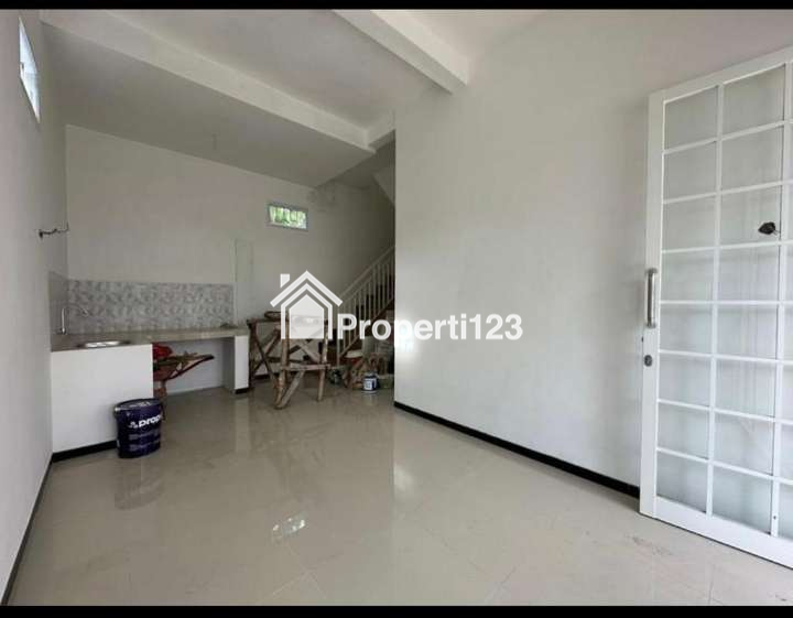 DIJUAL RUMAH 2 LANTAI MODERN DAN MINIMALIS DEKAT WISATA BATU, MALANG - 5