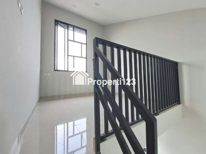 rumah 2 lantai minimalis  400 jt di jatihandap bandung timur - 5