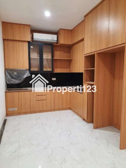 Rumah Cocok Untuk Tempat Usaha Jalan Harapan Indah Raya Bekasi - 5