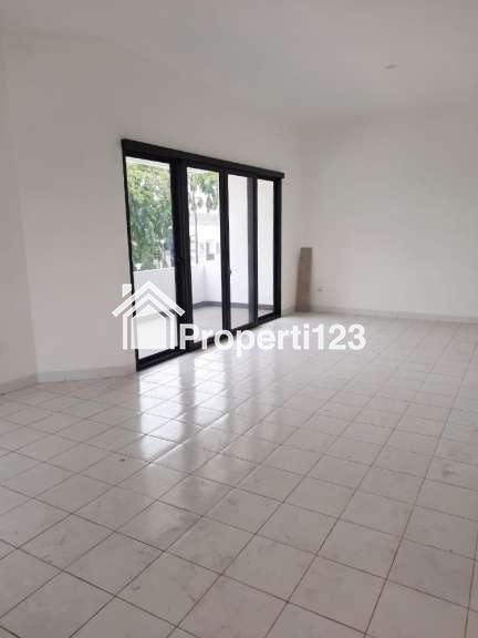 Rumah Cocok Untuk Tempat Usaha Jalan Harapan Indah Raya Bekasi - 9