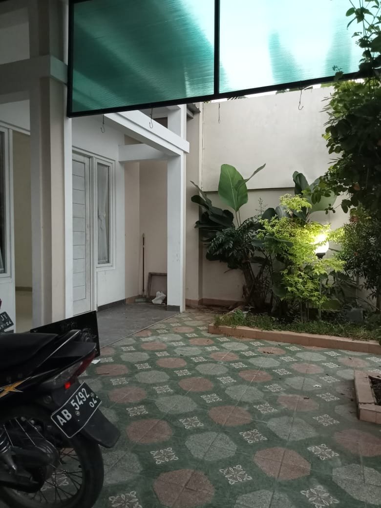 Rumah 2 lantai strategis di dalam perumahan Bangunjiwo - 9