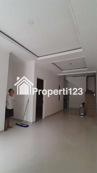 Rumah 2 lantai strategis di dalam perumahan Bangunjiwo - 2