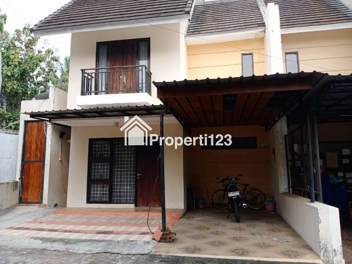RUMAH SECOND MEWAH 2 LANTAI DEKAT KAMPUS UMY DI BANTUL - 2
