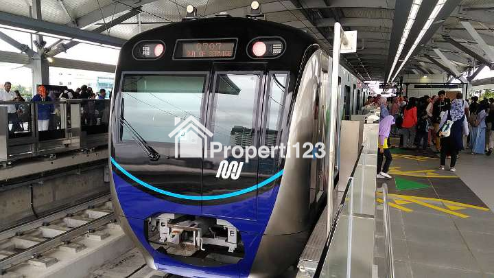 Rumah Hook Strategis Depan Stasiun Mrt Lebak Bulus - 9