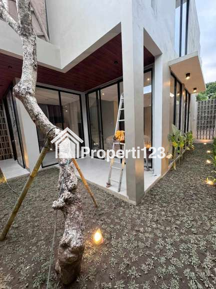 MILIKI 1 UNIT RUMAH MEWAH KONTEMPORER DI PURWOMARTANI, SLEMAN - 8