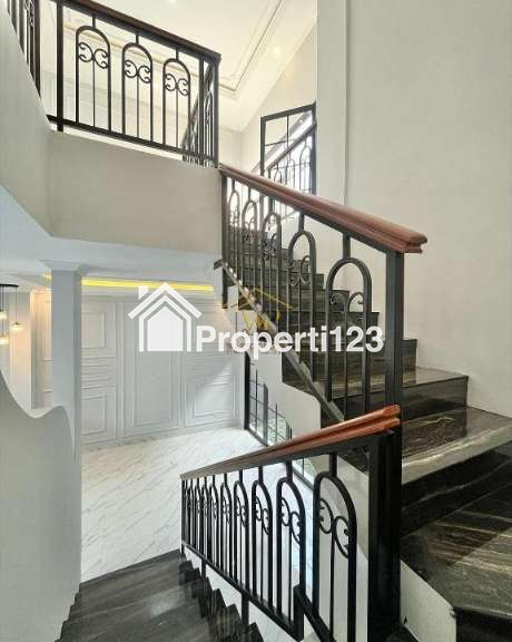 DIJUAL RUMAH MODERN KLASIK DEKAT LOTTE MART MAGUWOHARJO, SLEMAN - 5