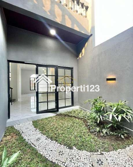 DIJUAL RUMAH MODERN KLASIK DEKAT LOTTE MART MAGUWOHARJO, SLEMAN - 9