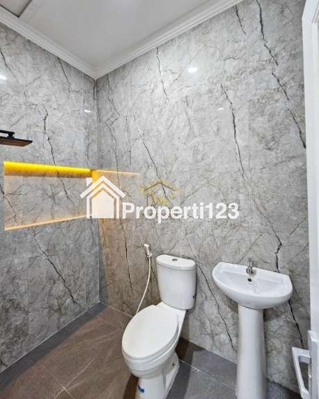 DIJUAL RUMAH MODERN KLASIK DEKAT LOTTE MART MAGUWOHARJO, SLEMAN - 8