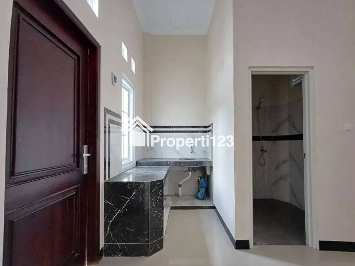 DIJUAL RUMAH MEWAH SIAP HUNI DI BANGUNTAPAN, 8 MENIT KE RS HARDJOLUKITO - 8