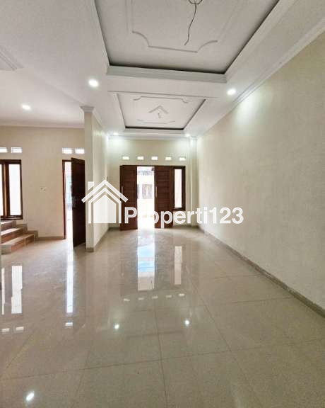 DIJUAL RUMAH CANTIK 2 LANTAI DEKAT DENGAN TRANSMART MAGUWOHARJO - 3
