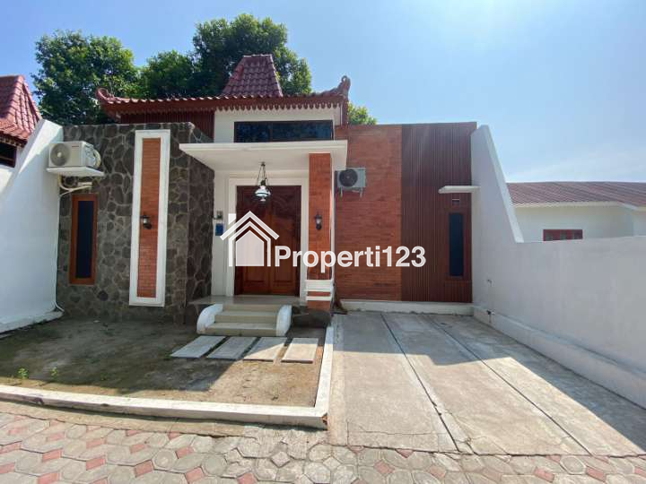 JUAL RUMAH JOGLO MODERN DEPAN HOTEL GALUH PRAMBANAN - 1
