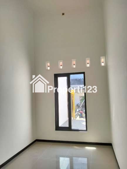 Rumah Baru Gress Rungkut di Medokan Sawah Timur  Surabaya - 9