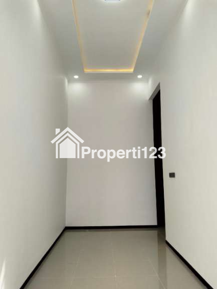 Rumah Baru Gress Rungkut di Medokan Sawah Timur  Surabaya - 6