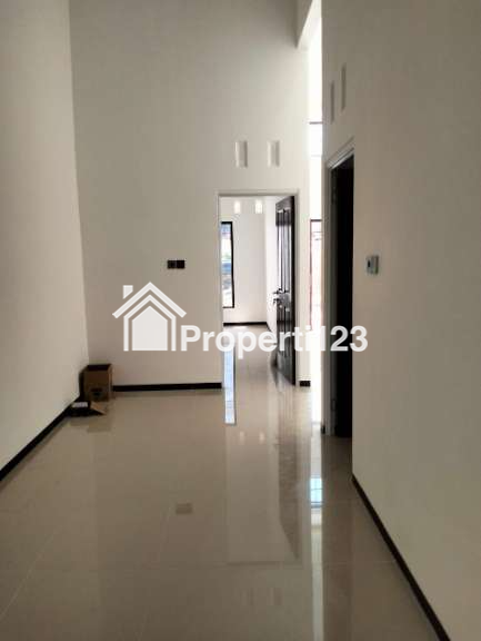 Rumah Murah Rungkut Baru Gress Scandinavian Style Lokasi Medokan Sawah Timur Surabaya - 2