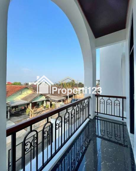 DIJUAL RUMAH MEWAH DESAINT ELEGANT DEKAT EXIT TO MAGUWOHARJO SLEMAN - 5