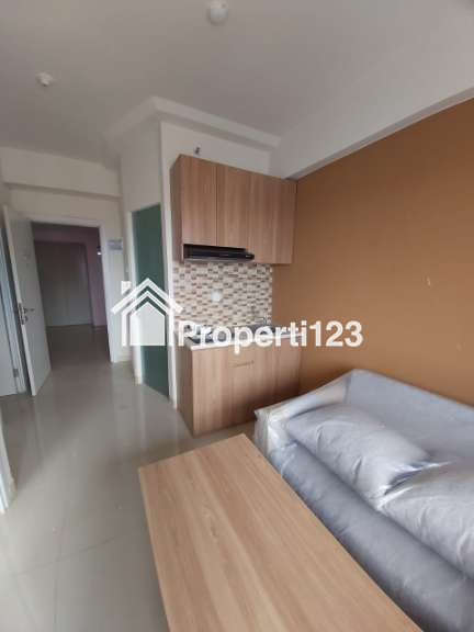 Disewakan bulanan apartement 2 kamar full furnish baru di atas Mall Green Pramuka Square - 5