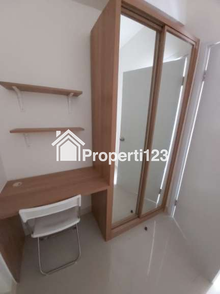Disewakan bulanan apartement 2 kamar full furnish baru di atas Mall Green Pramuka Square - 6