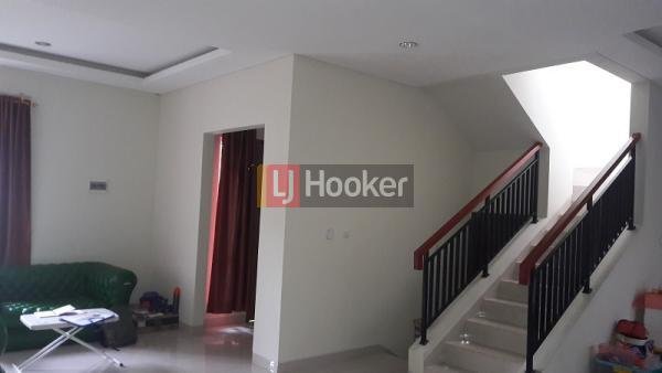Dijual rumah Modern di kawasan Premium Selatan Jakarta - 1